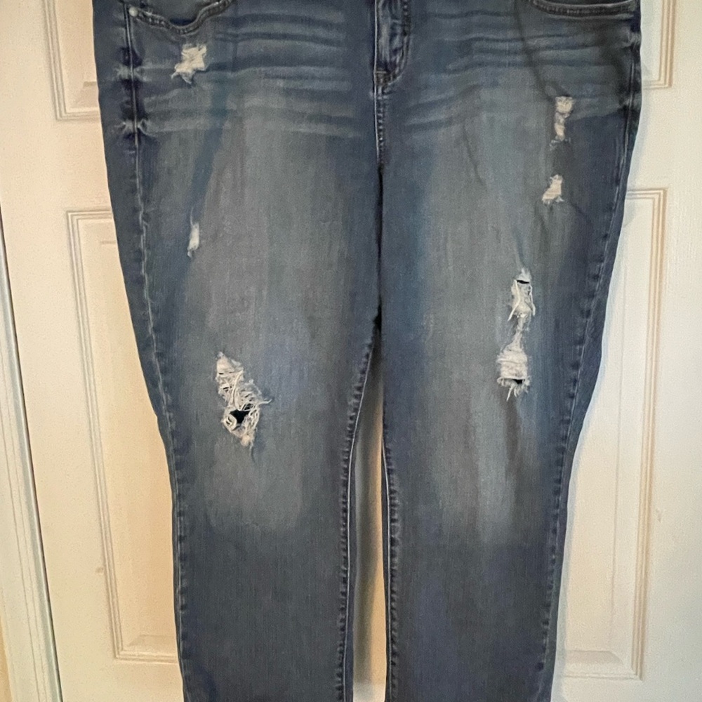Torrid Blue Cropped Ankle Jeans with‎ Distressed Details